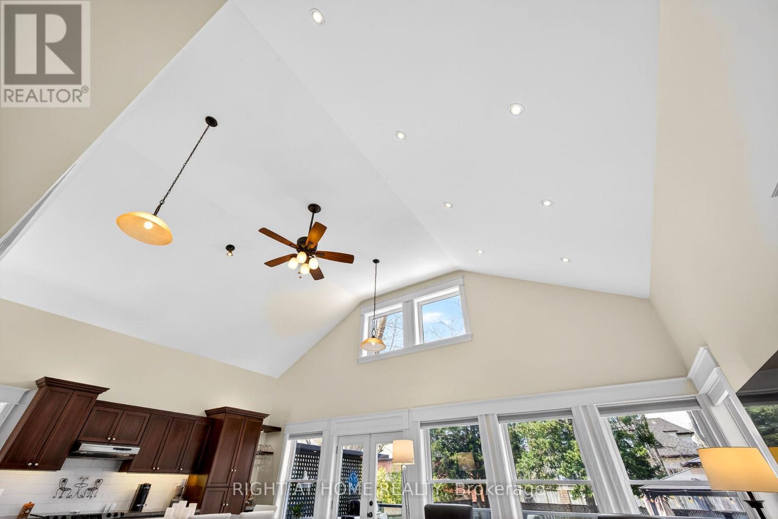 46 Bay Street, Mississauga, ON - Indoor Photo Showing Other Room