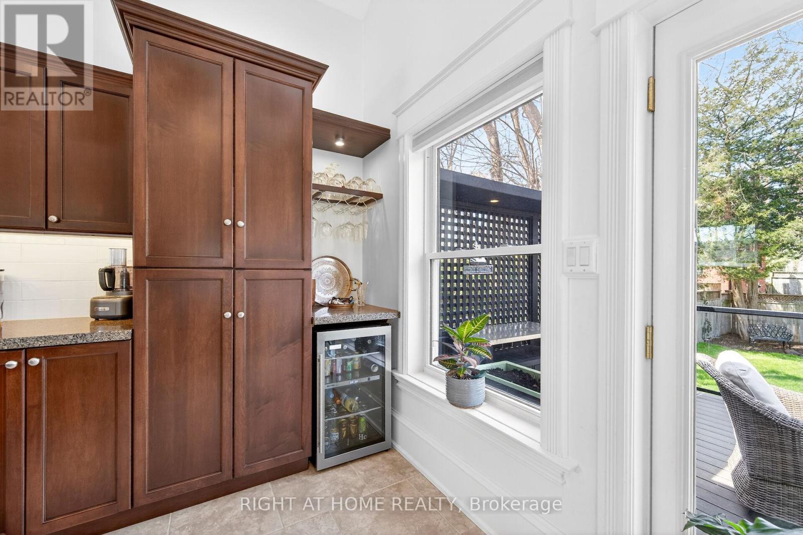 46 Bay Street, Mississauga, ON - Indoor