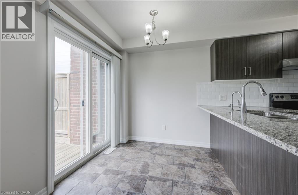 823 Paris Boulevard, Waterloo, ON - Indoor Photo Showing Kitchen