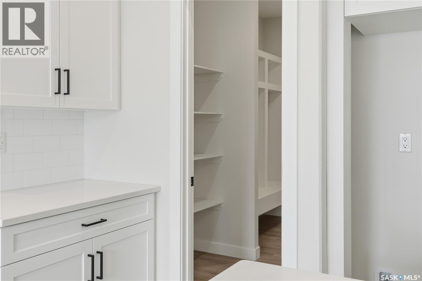 692 Nazarali Lane, Saskatoon, SK - Indoor