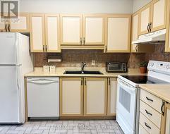 Kitchen with plenty of cupboards - 