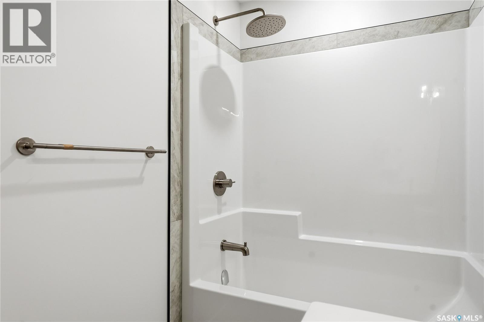 317 11Th Street E, Saskatoon, SK - Indoor Photo Showing Bathroom