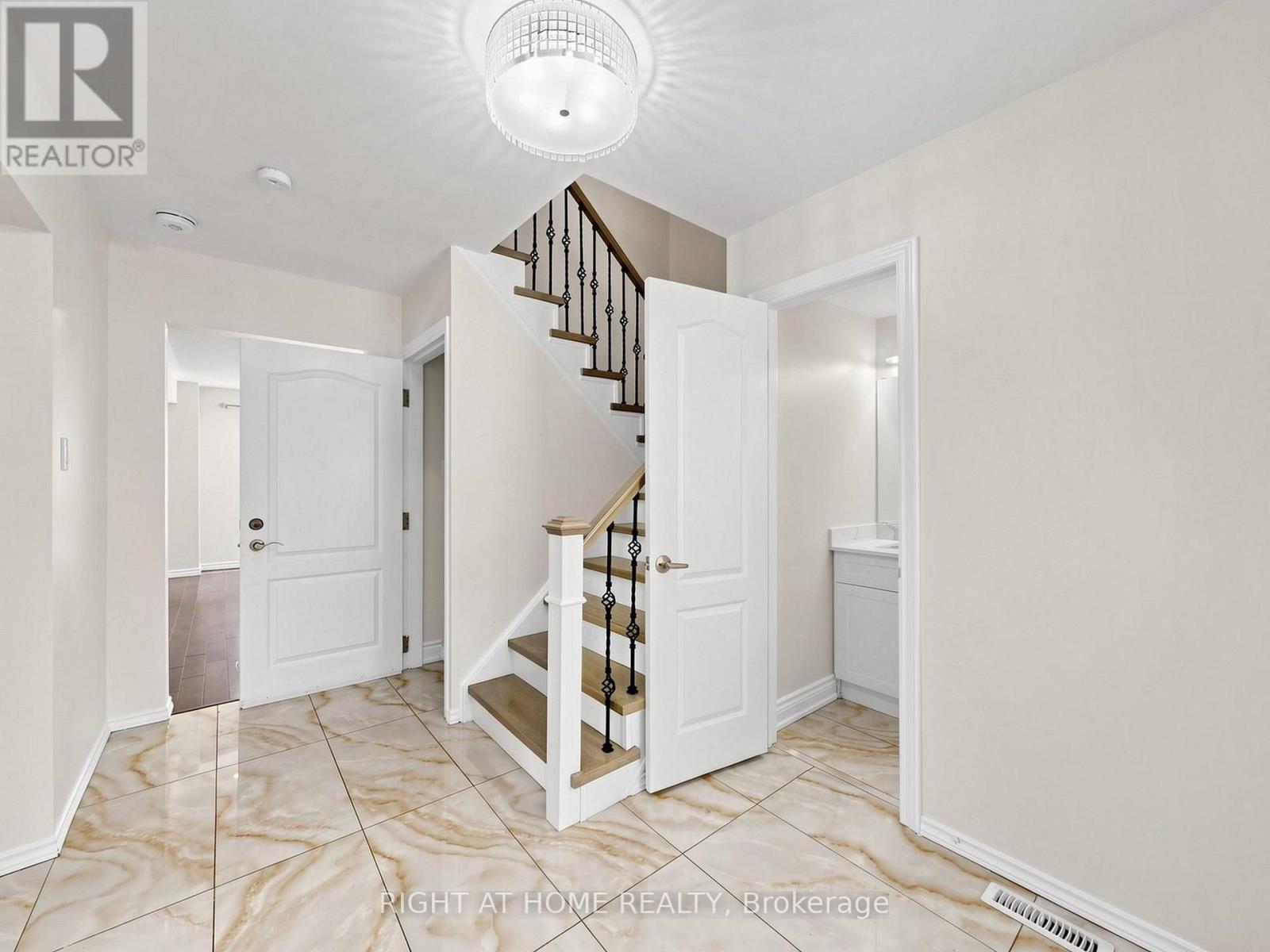 148 Sexton Crescent, Toronto, ON - Indoor Photo Showing Other Room