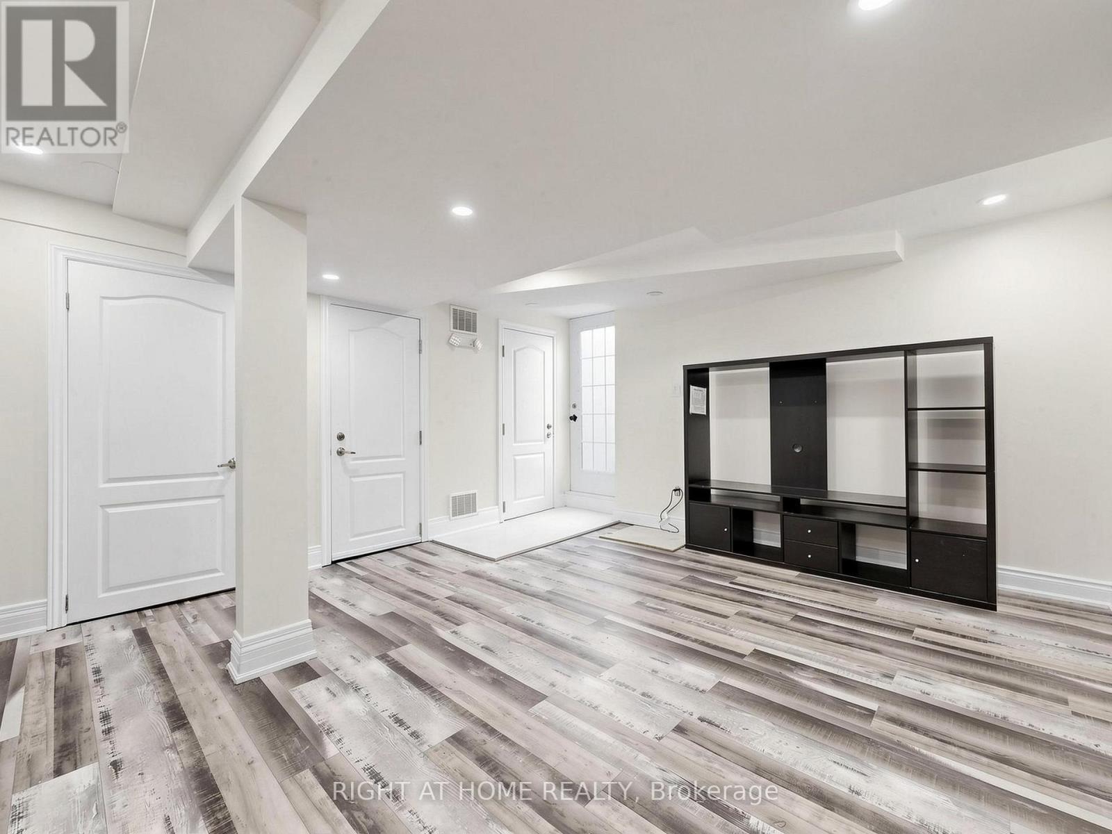 148 Sexton Crescent, Toronto, ON - Indoor Photo Showing Other Room