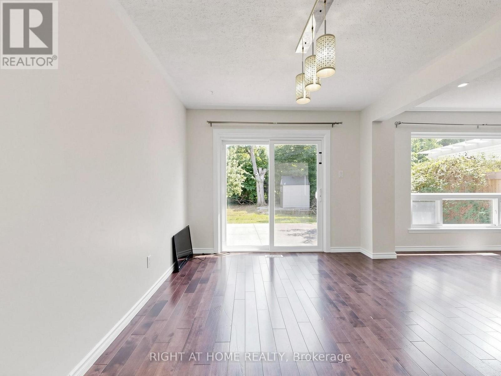 148 Sexton Crescent, Toronto, ON - Indoor Photo Showing Other Room
