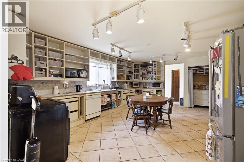 104 Sideroad 18, Fergus, ON - Indoor