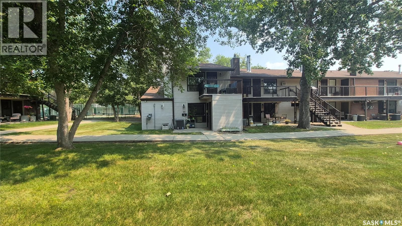 66 Gore Place, Regina, SK - Outdoor