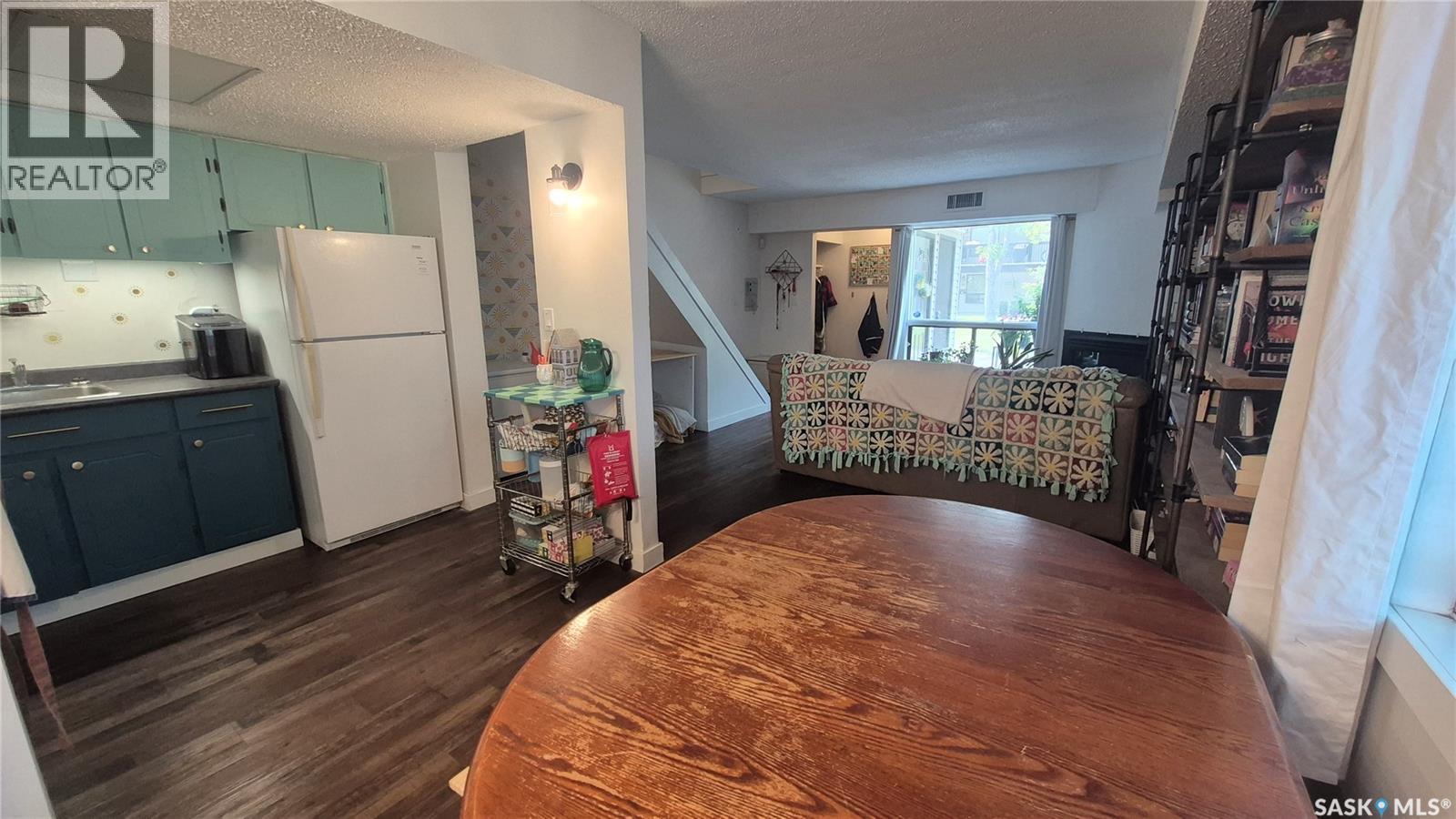 66 Gore Place, Regina, SK - Indoor Photo Showing Dining Room