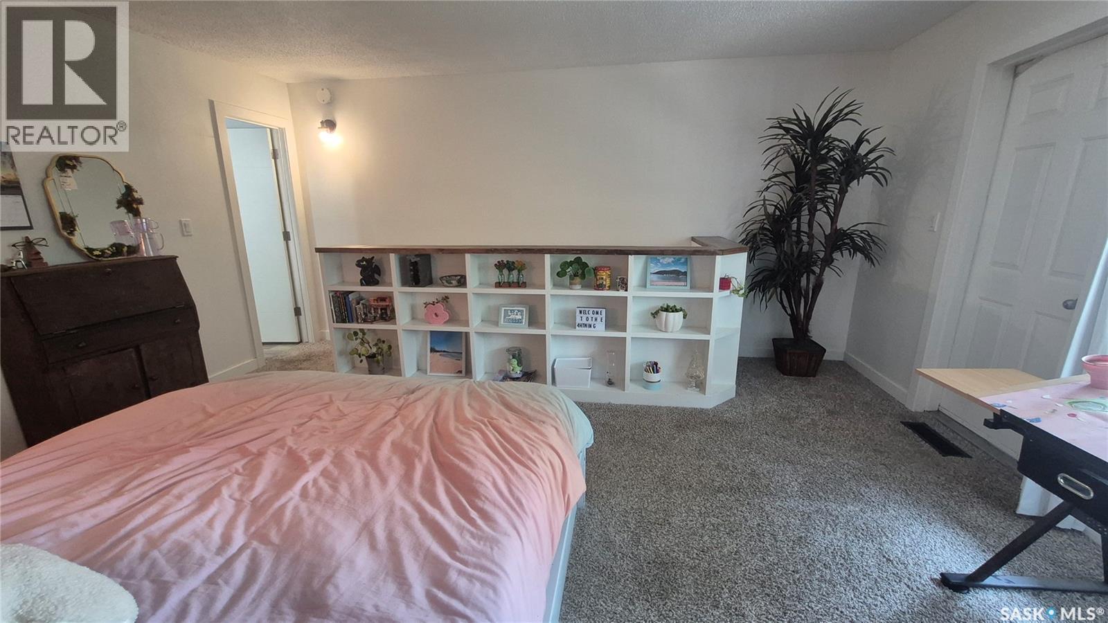 66 Gore Place, Regina, SK - Indoor Photo Showing Bedroom