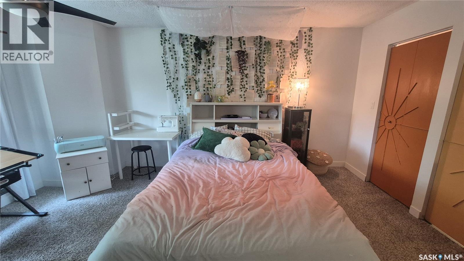 66 Gore Place, Regina, SK - Indoor Photo Showing Bedroom