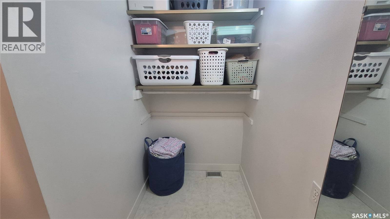 66 Gore Place, Regina, SK - Indoor