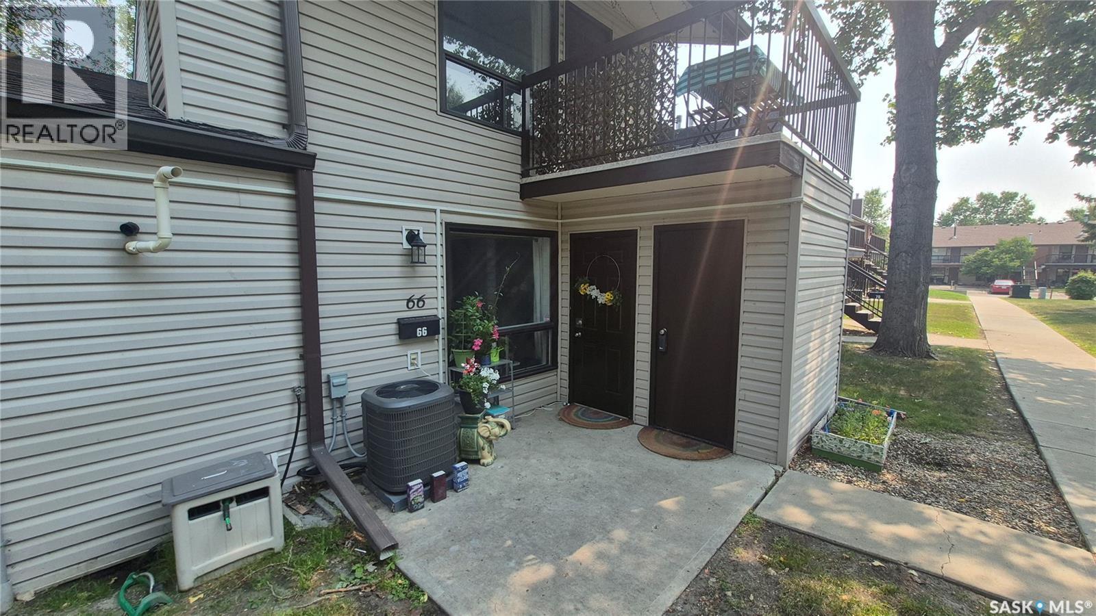 66 Gore Place, Regina, SK - Outdoor