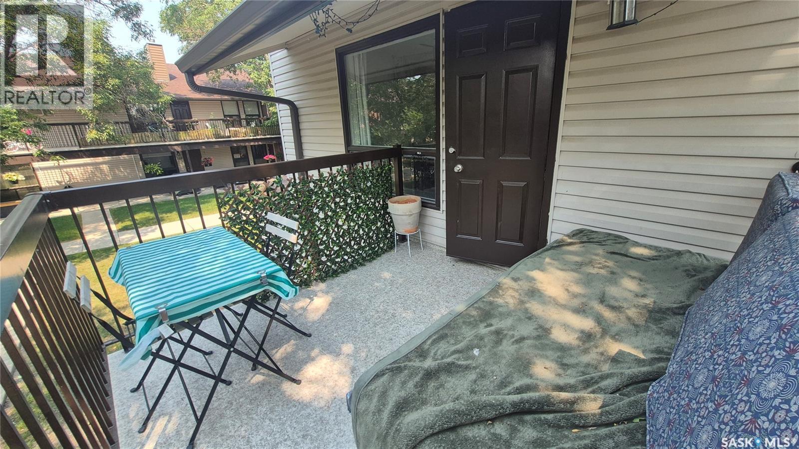 66 Gore Place, Regina, SK - Outdoor With Deck Patio Veranda With Exterior