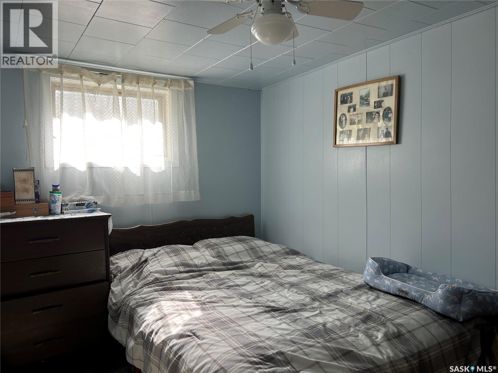 804 96Th Avenue, Tisdale, SK - Indoor Photo Showing Bedroom