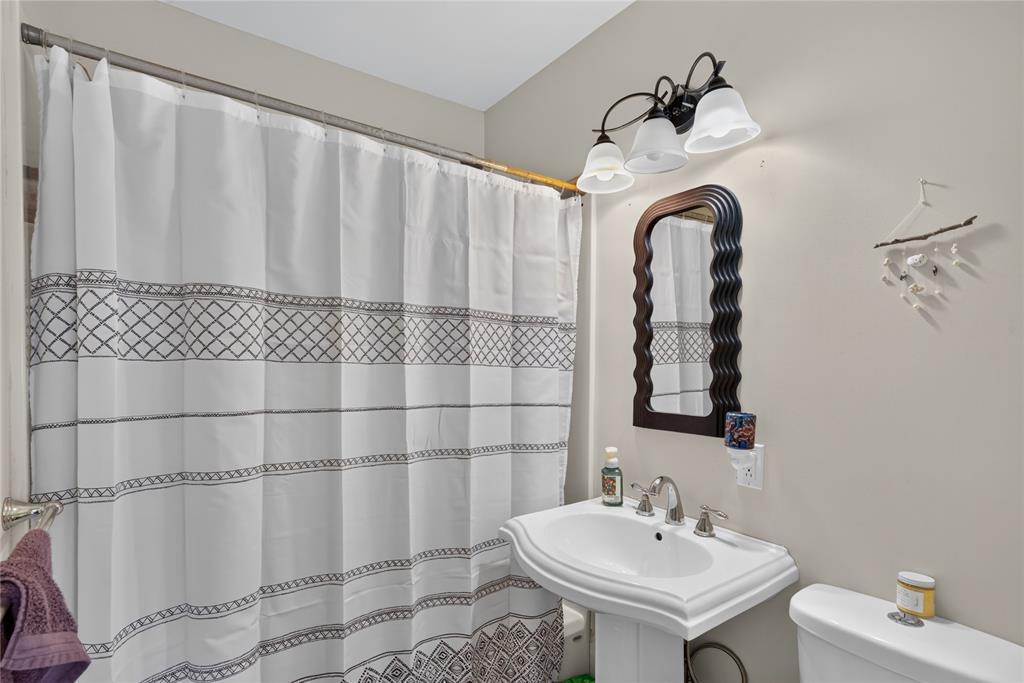 16 Hamilton Street, Gander, NL - Indoor Photo Showing Bathroom