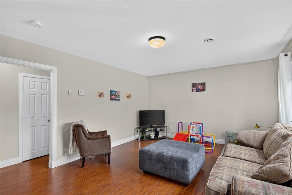 16 Hamilton Street, Gander, NL - Indoor Photo Showing Living Room