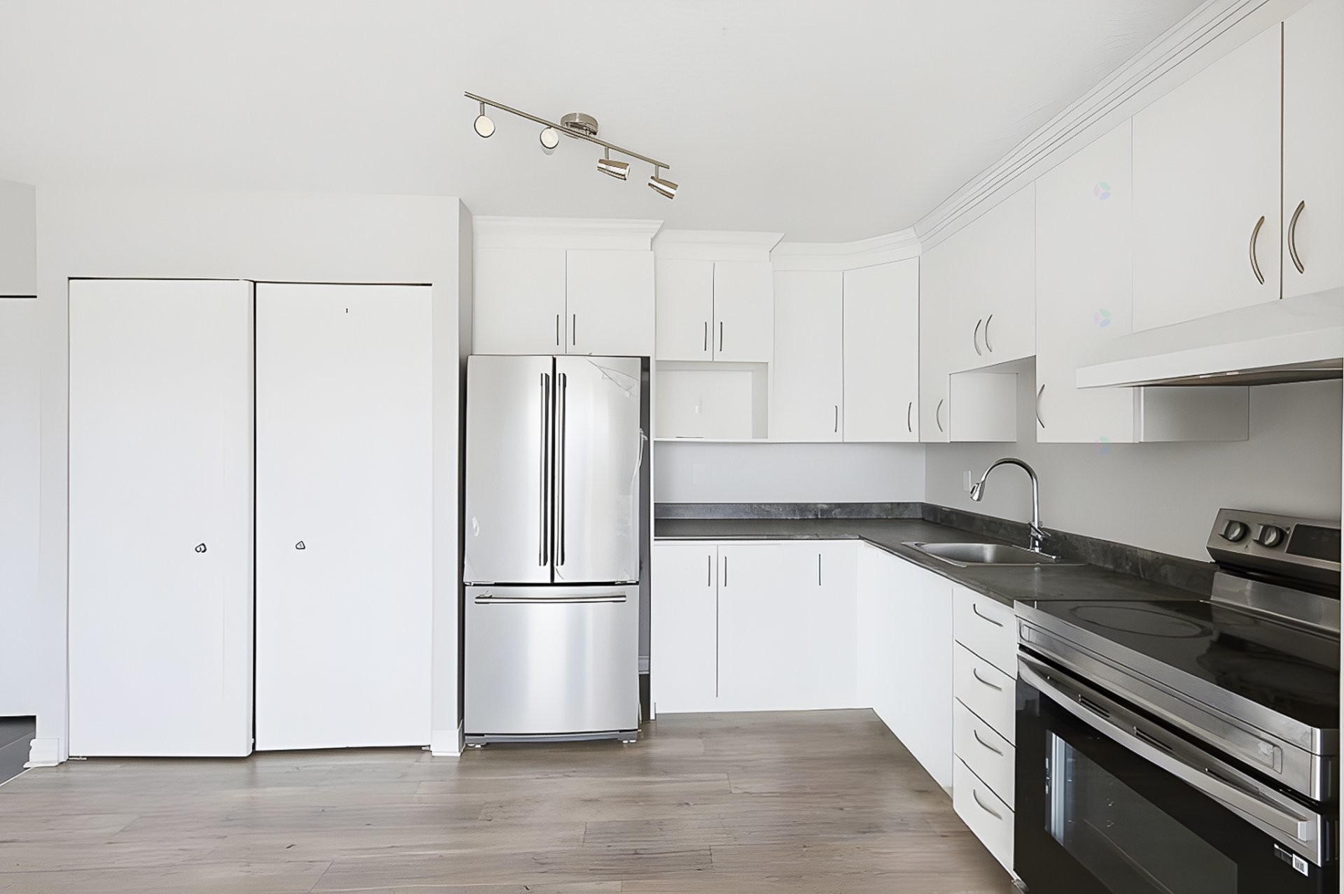 Cuisine - 402-90 Rue Front, Gatineau (Aylmer), QC - Indoor Photo Showing Kitchen