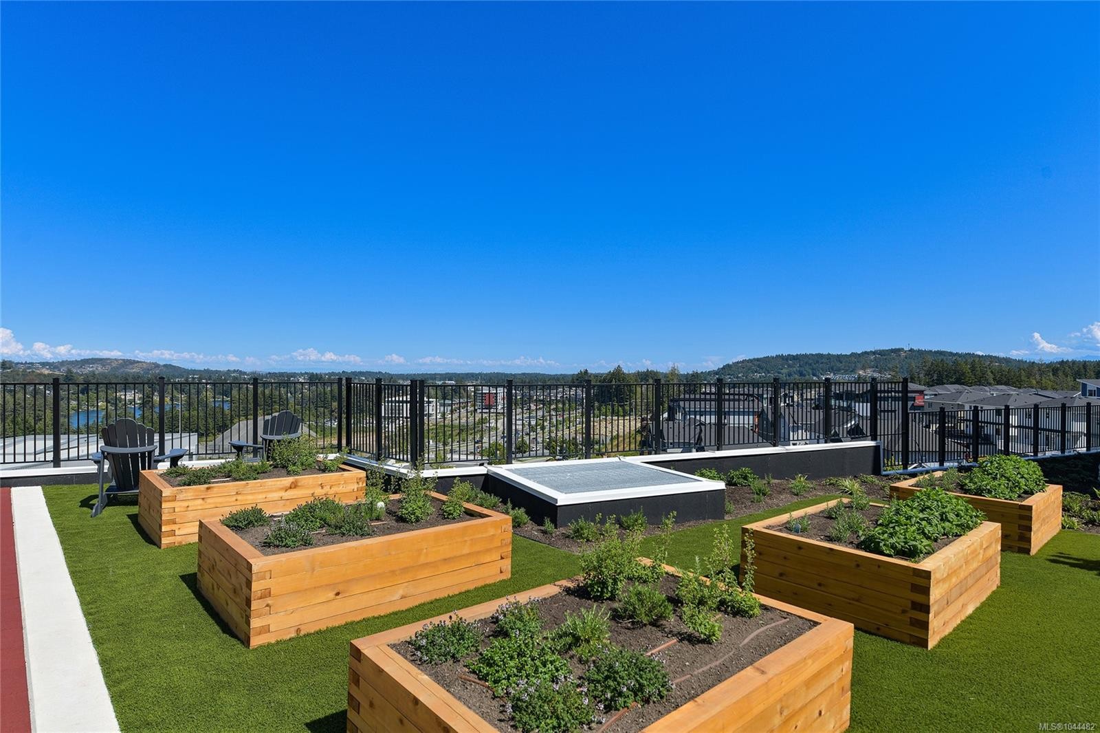 #306-1114 Samar Cres, Langford, BC - Outdoor