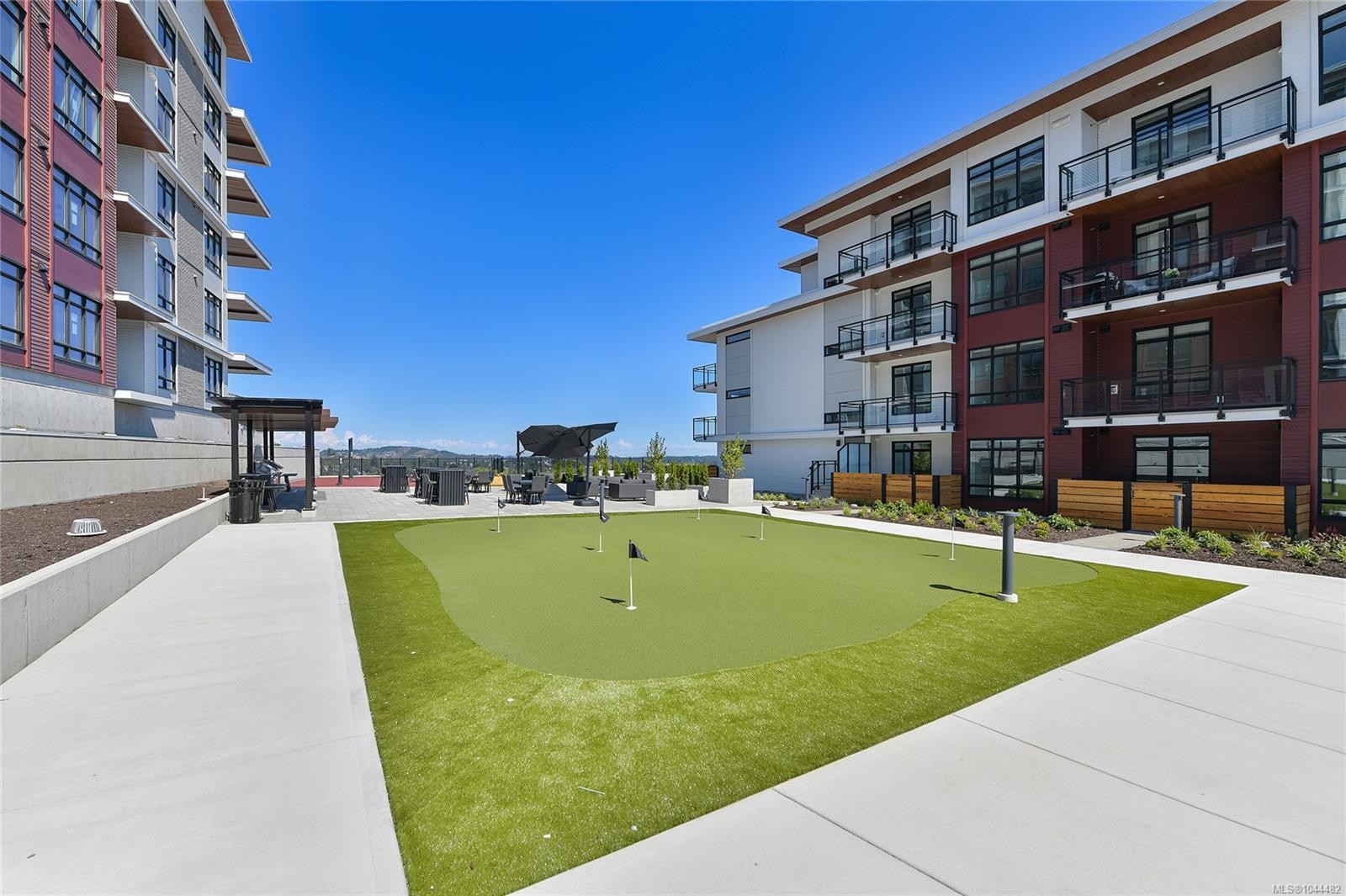 #306-1114 Samar Cres, Langford, BC - Outdoor