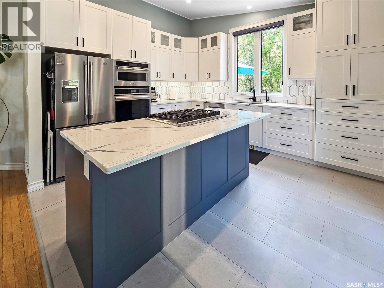 42 Willow Crescent, Fort Qu'Appelle, SK - Indoor Photo Showing Kitchen With Upgraded Kitchen