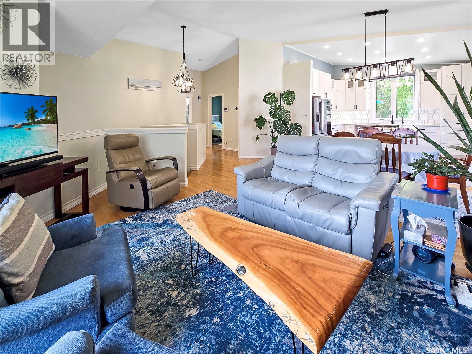 42 Willow Crescent, Fort Qu'Appelle, SK - Indoor Photo Showing Living Room