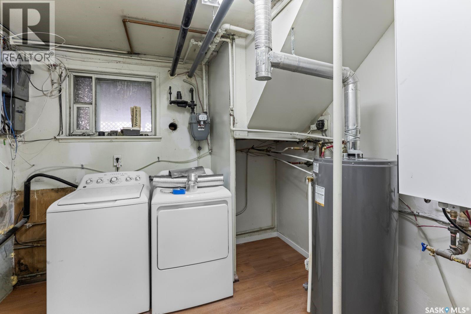 410 P Avenue N, Saskatoon, SK - Indoor Photo Showing Laundry Room