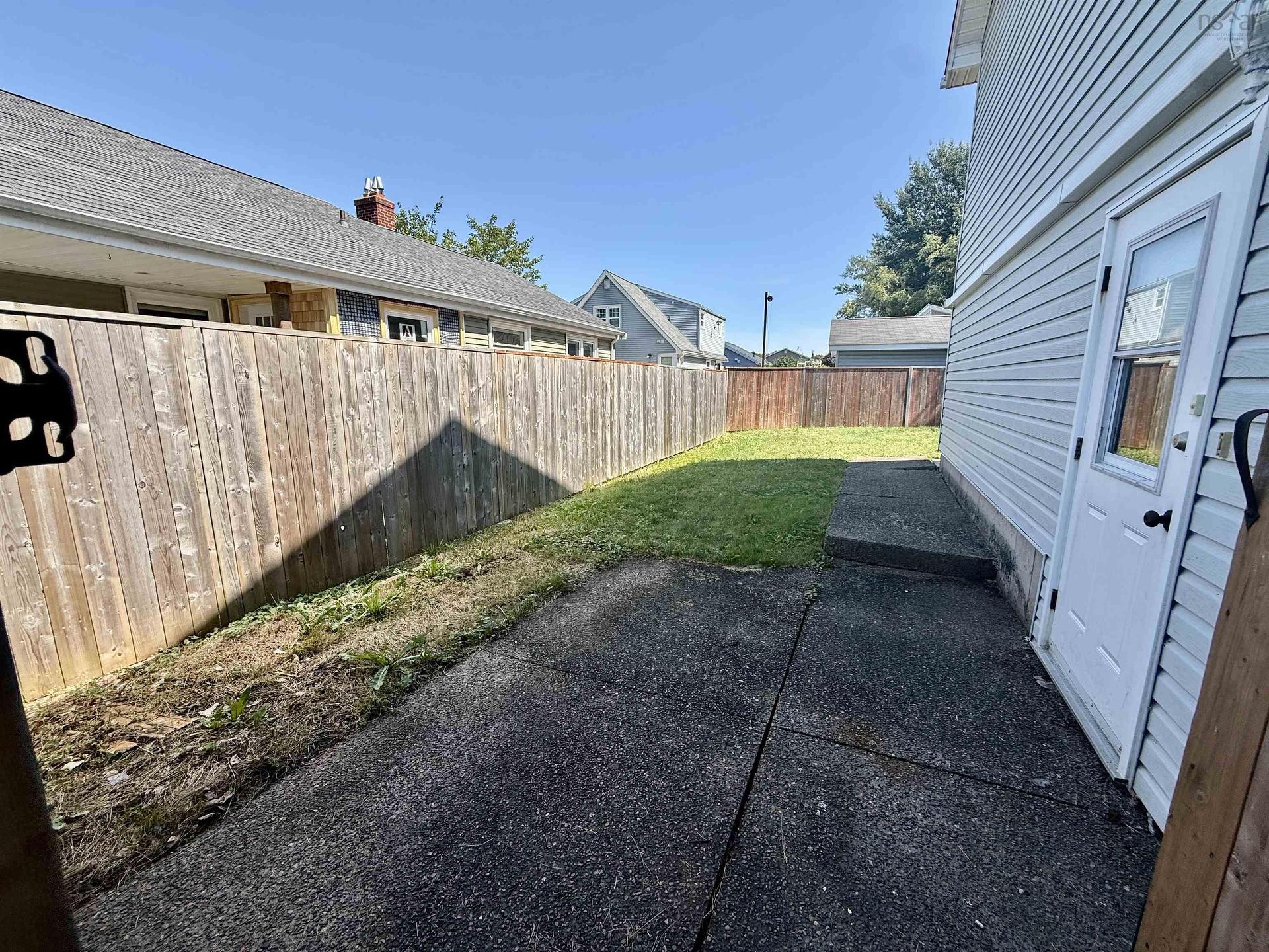 6 Beacon Street, Dartmouth, NS - Outdoor