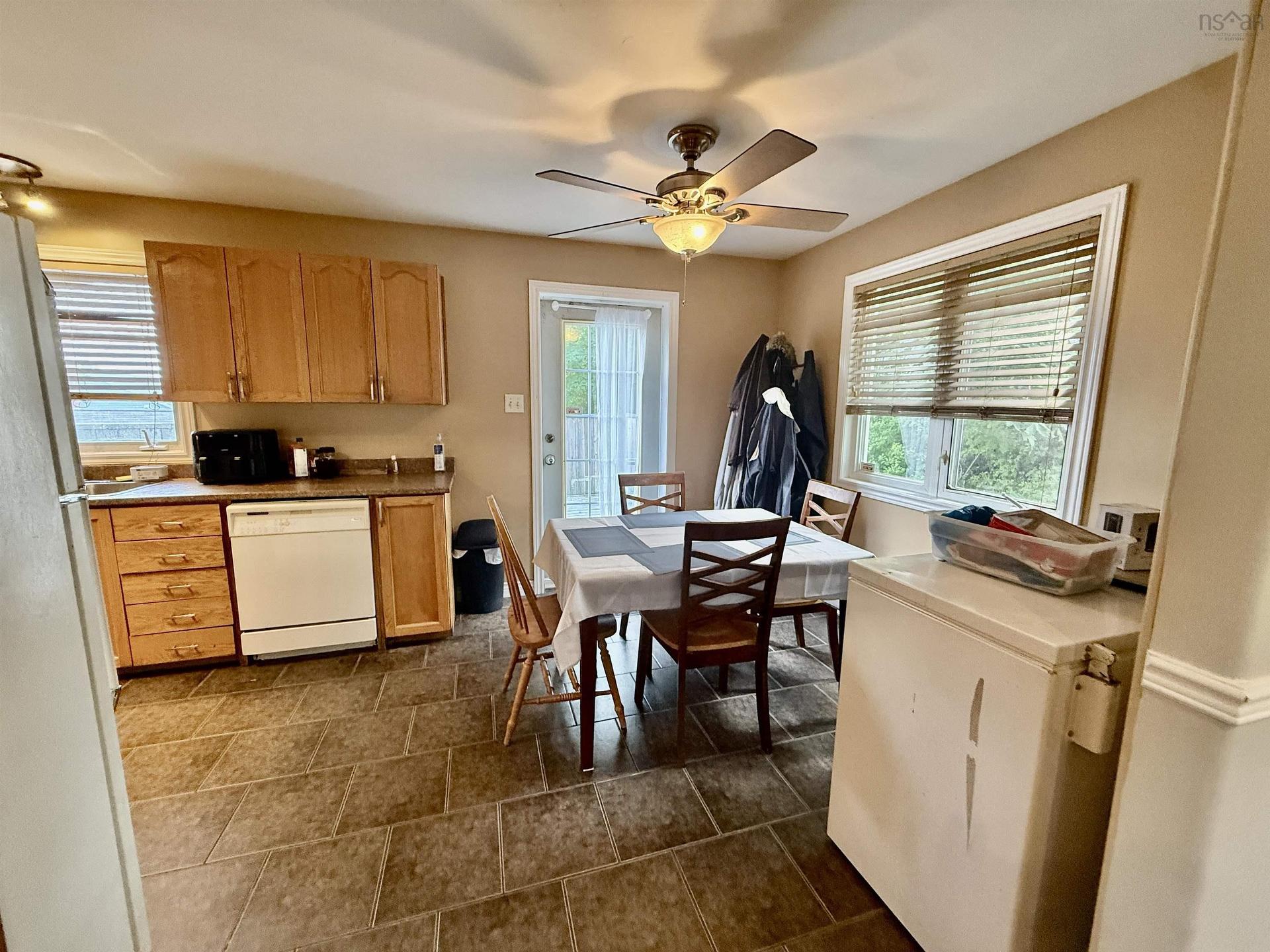 6 Beacon Street, Dartmouth, NS - Indoor