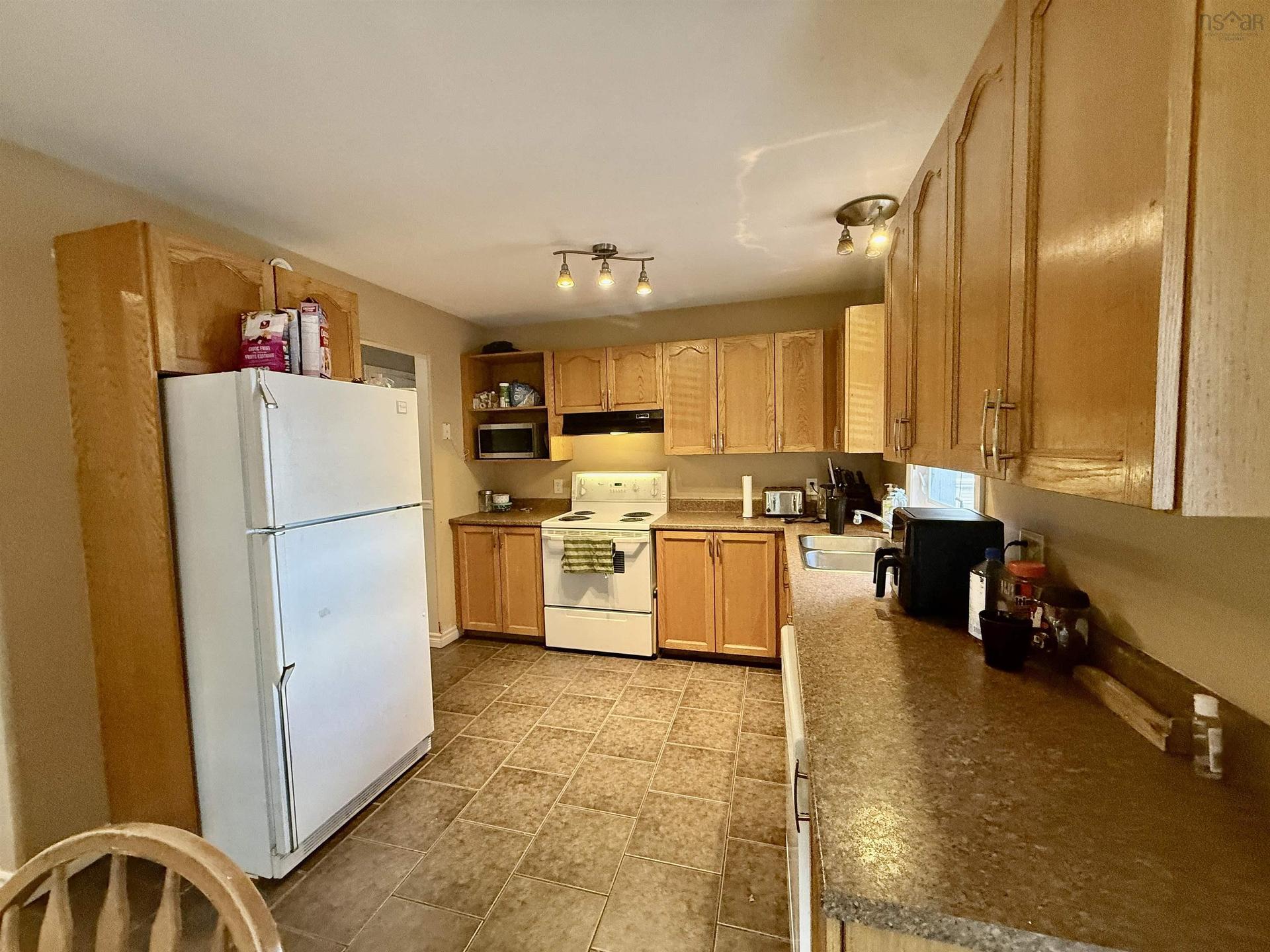 6 Beacon Street, Dartmouth, NS - Indoor Photo Showing Kitchen