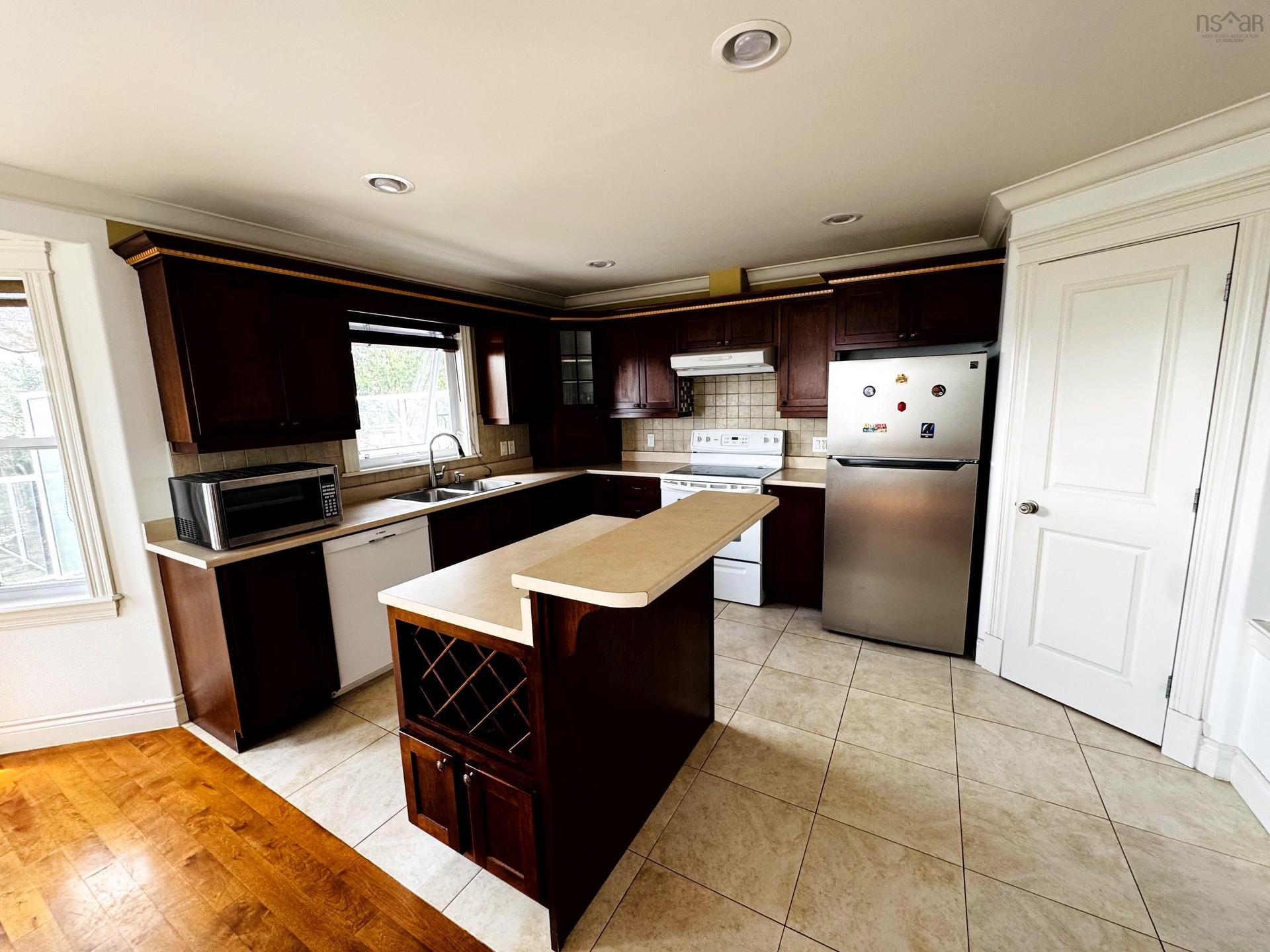 50 Bosun Run, Halifax, NS - Indoor Photo Showing Kitchen With Double Sink