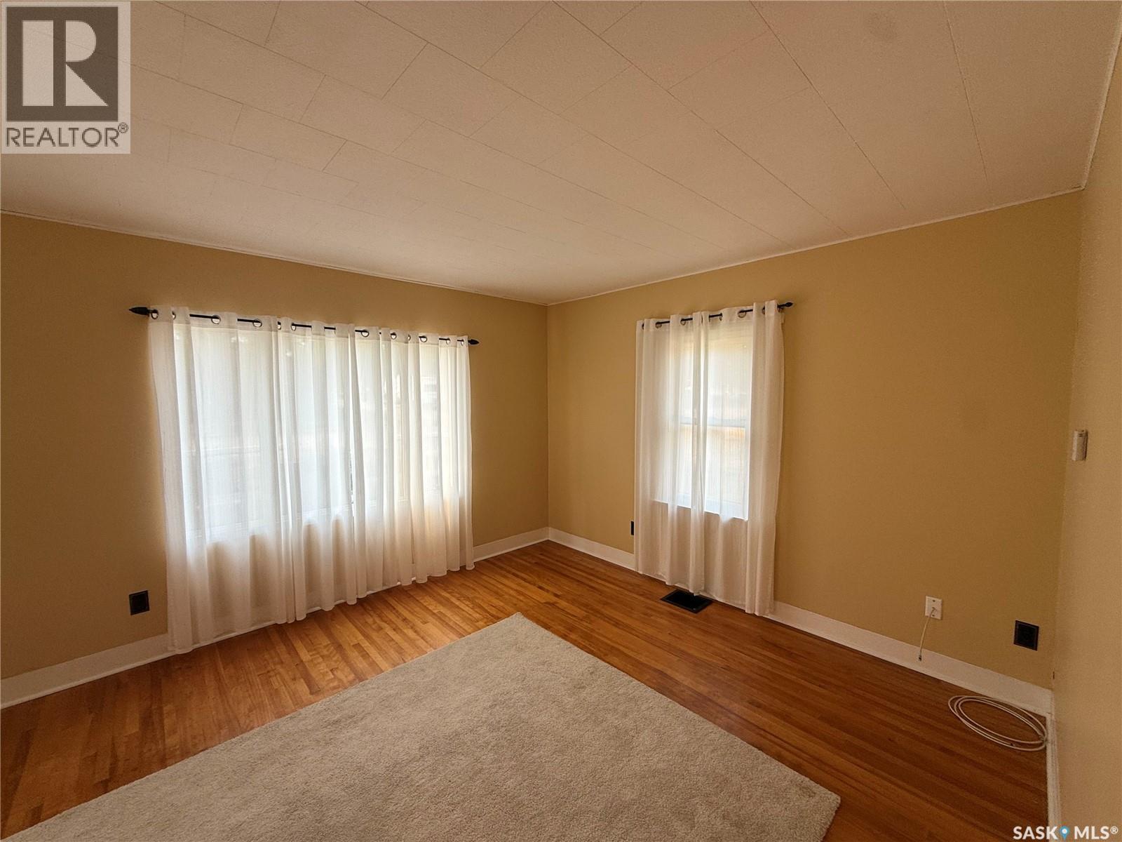 230 6Th Avenue W, Assiniboia, SK - Indoor Photo Showing Other Room