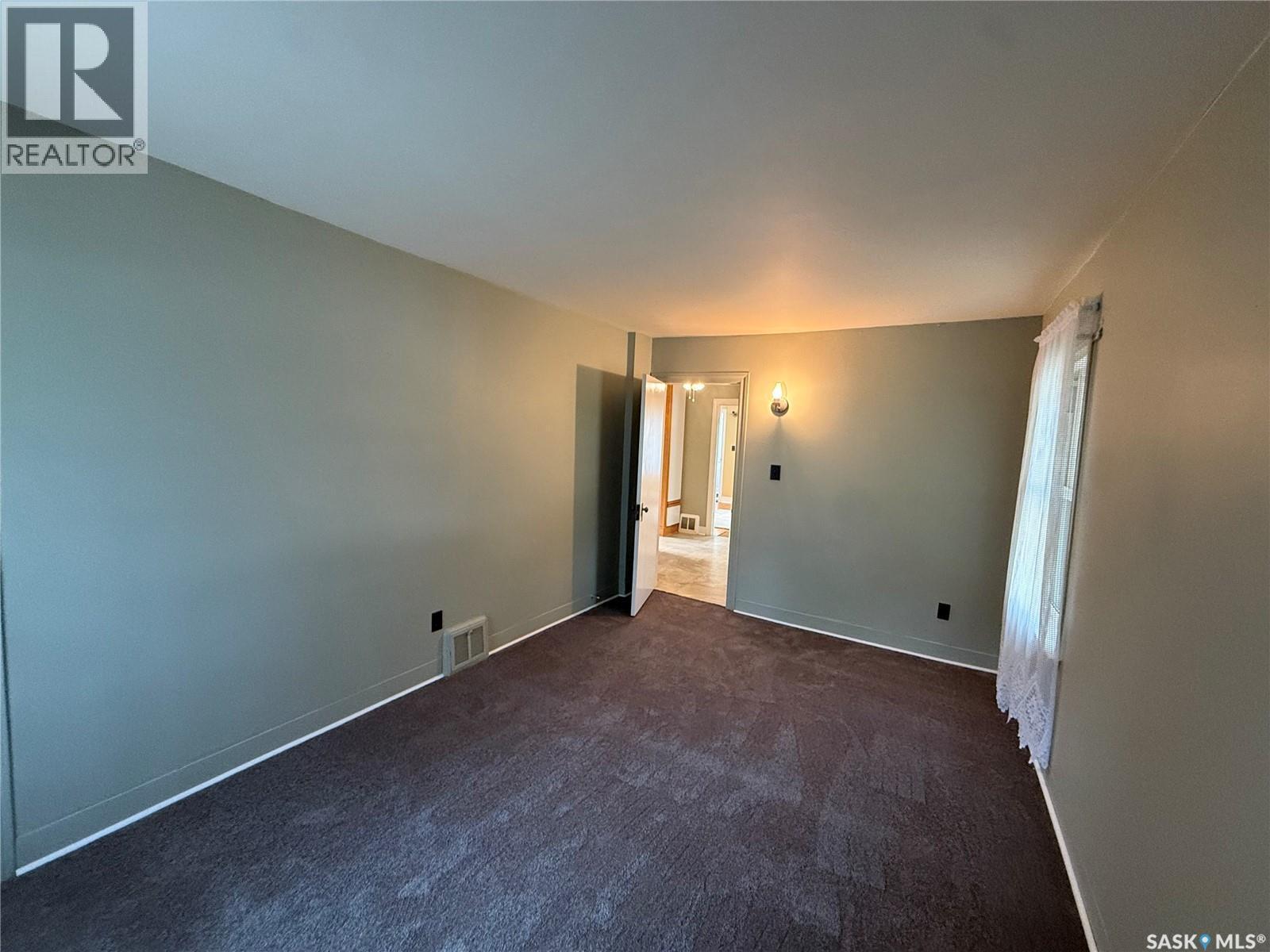 230 6Th Avenue W, Assiniboia, SK - Indoor Photo Showing Other Room