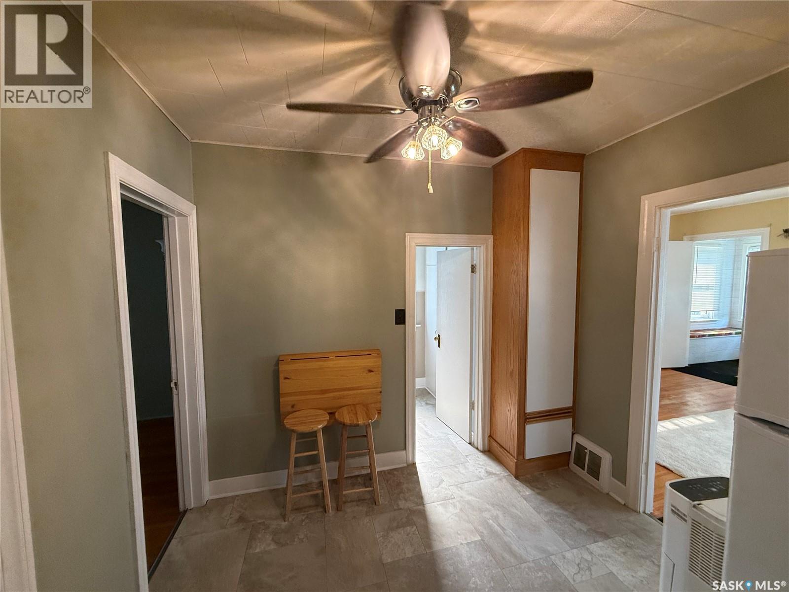 230 6Th Avenue W, Assiniboia, SK - Indoor Photo Showing Other Room