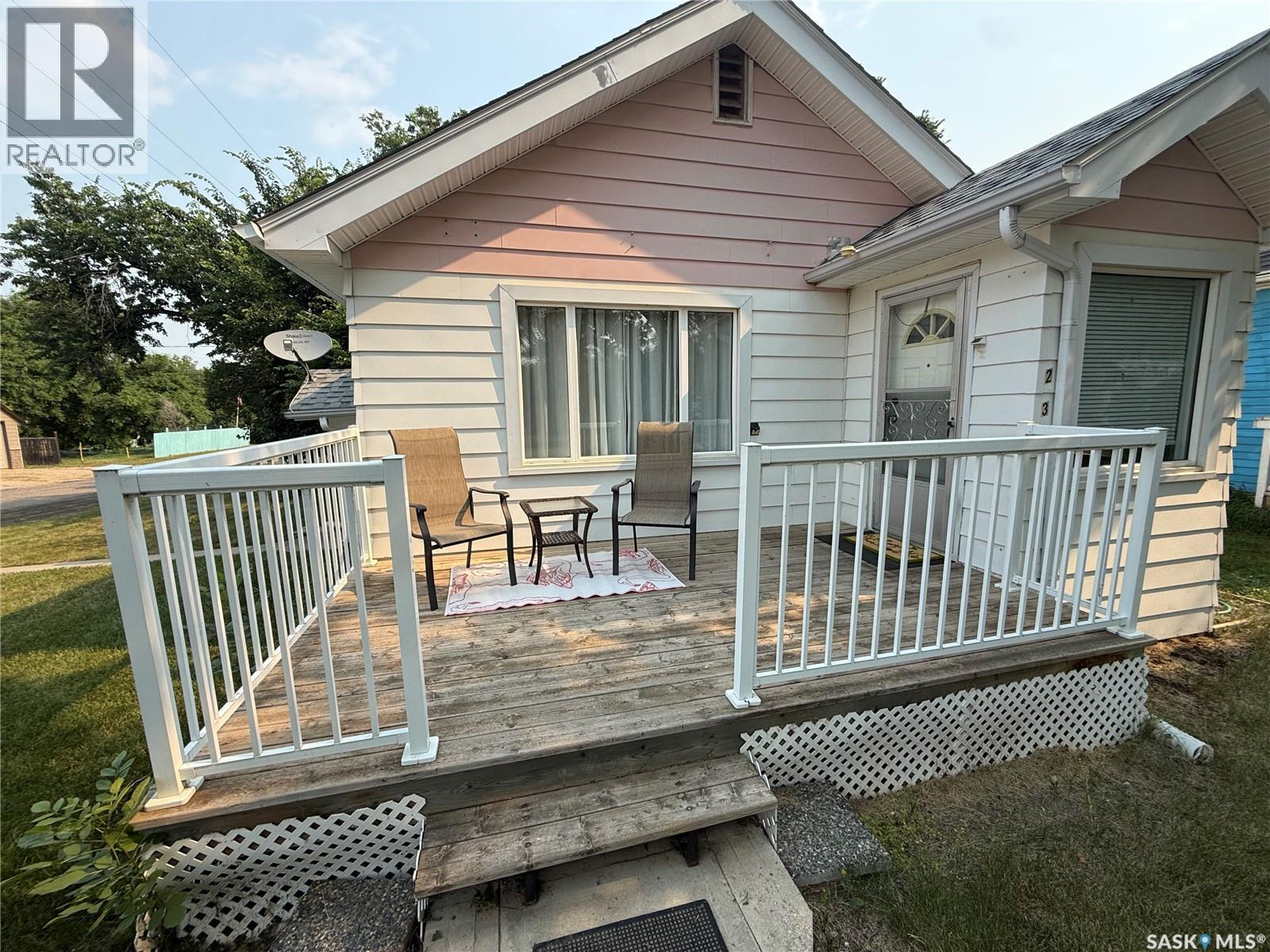 230 6Th Avenue W, Assiniboia, SK - Outdoor With Deck Patio Veranda With Exterior