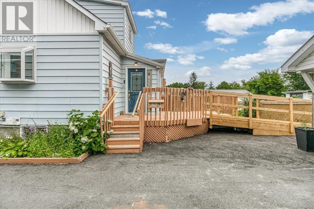 75 O'Donaghue Drive, Garson, ON - Outdoor