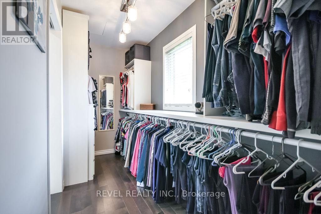 16 Sumac Crescent, Oro-Medonte, ON - Indoor With Storage