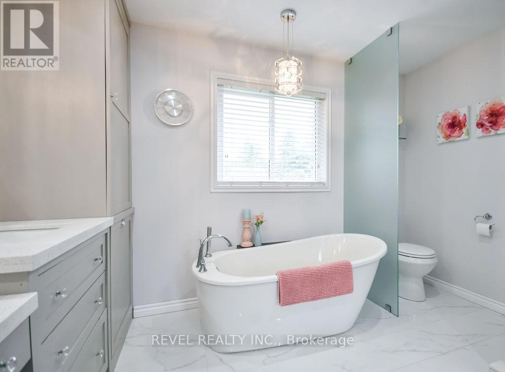 16 Sumac Crescent, Oro-Medonte, ON - Indoor Photo Showing Bathroom