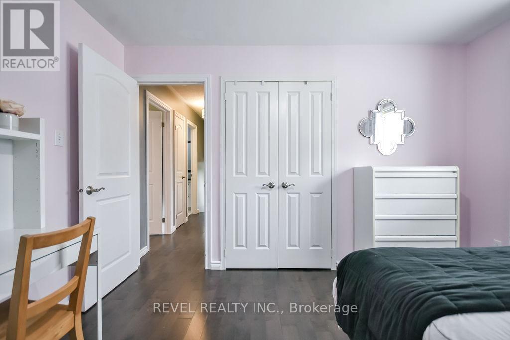 16 Sumac Crescent, Oro-Medonte, ON - Indoor Photo Showing Bedroom
