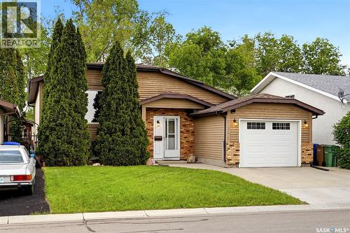 7122 Lawrence Drive, Regina, SK - Outdoor