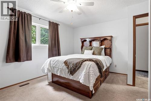 7122 Lawrence Drive, Regina, SK - Indoor Photo Showing Bedroom