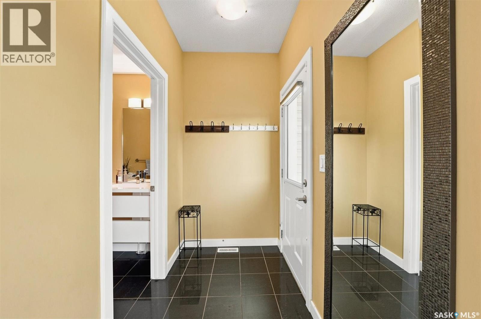 32 215 Hampton Green, Saskatoon, SK - Indoor