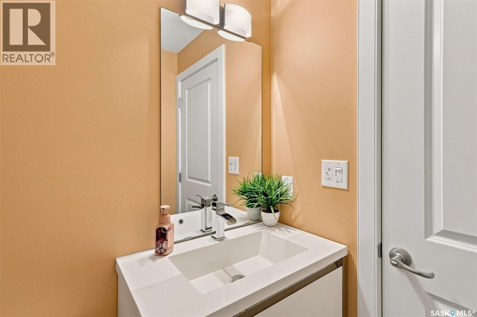 32 215 Hampton Green, Saskatoon, SK - Indoor Photo Showing Bathroom