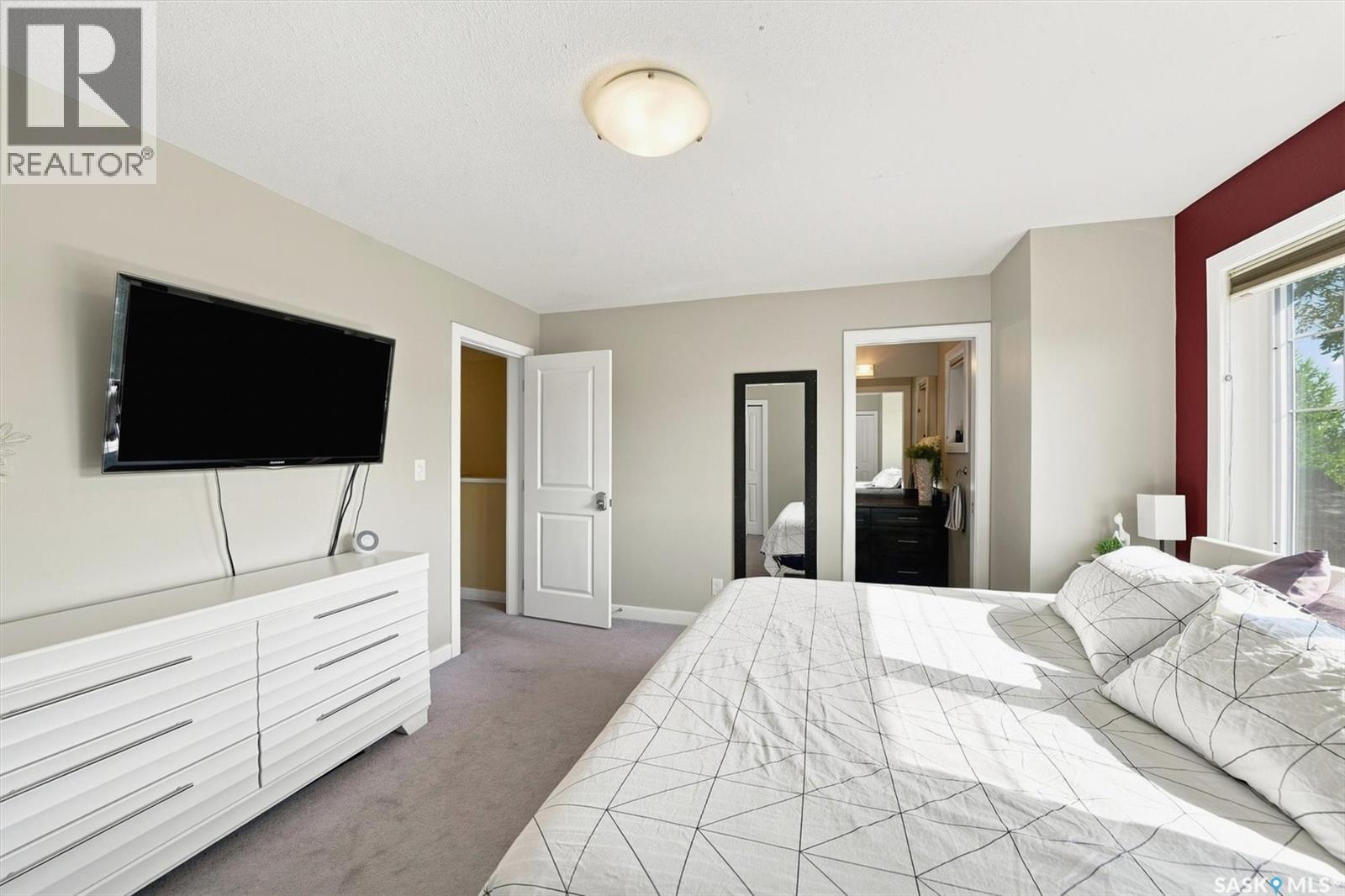 32 215 Hampton Green, Saskatoon, SK - Indoor Photo Showing Bedroom