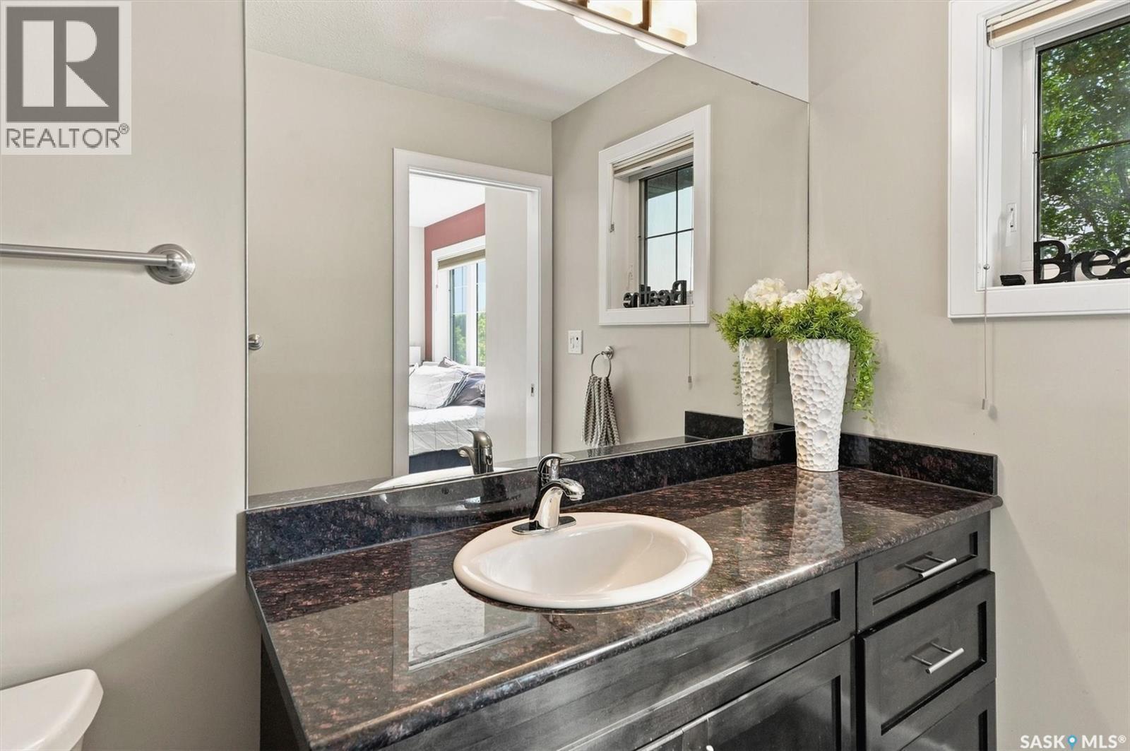 32 215 Hampton Green, Saskatoon, SK - Indoor Photo Showing Bathroom