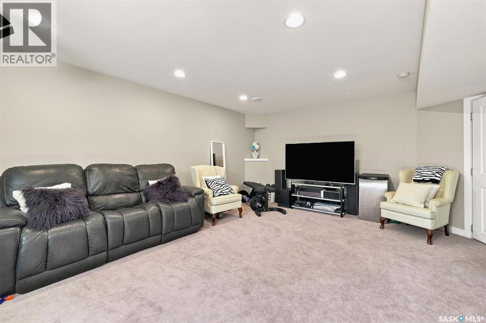 32 215 Hampton Green, Saskatoon, SK - Indoor