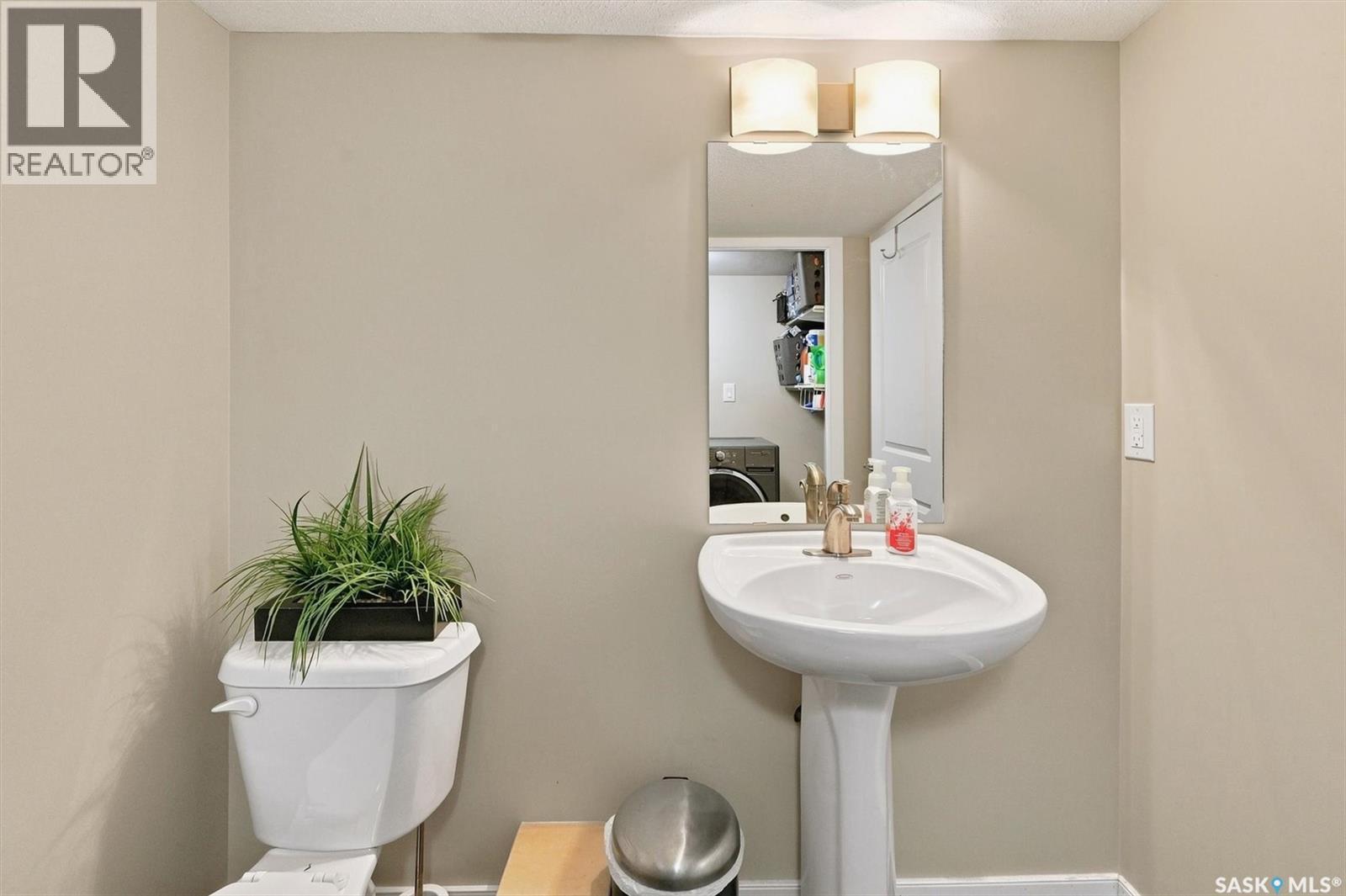 32 215 Hampton Green, Saskatoon, SK - Indoor Photo Showing Bathroom