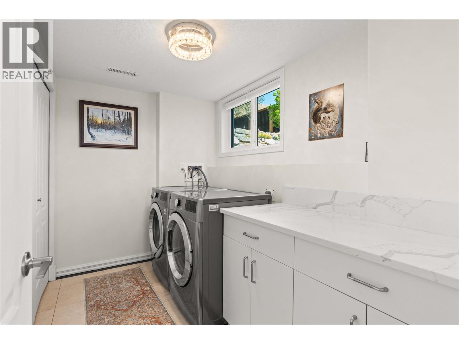 759 Middleton Way, Coldstream, BC - Indoor Photo Showing Laundry Room