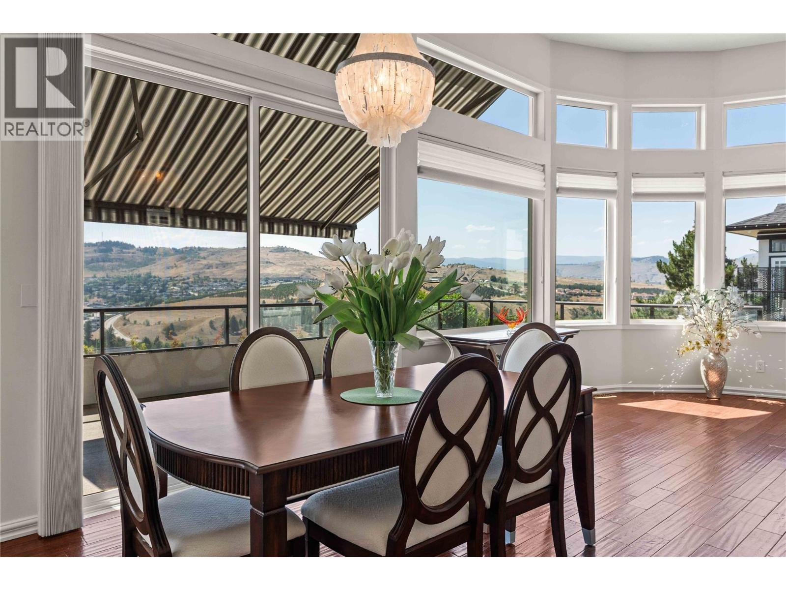 759 Middleton Way, Coldstream, BC - Indoor Photo Showing Dining Room