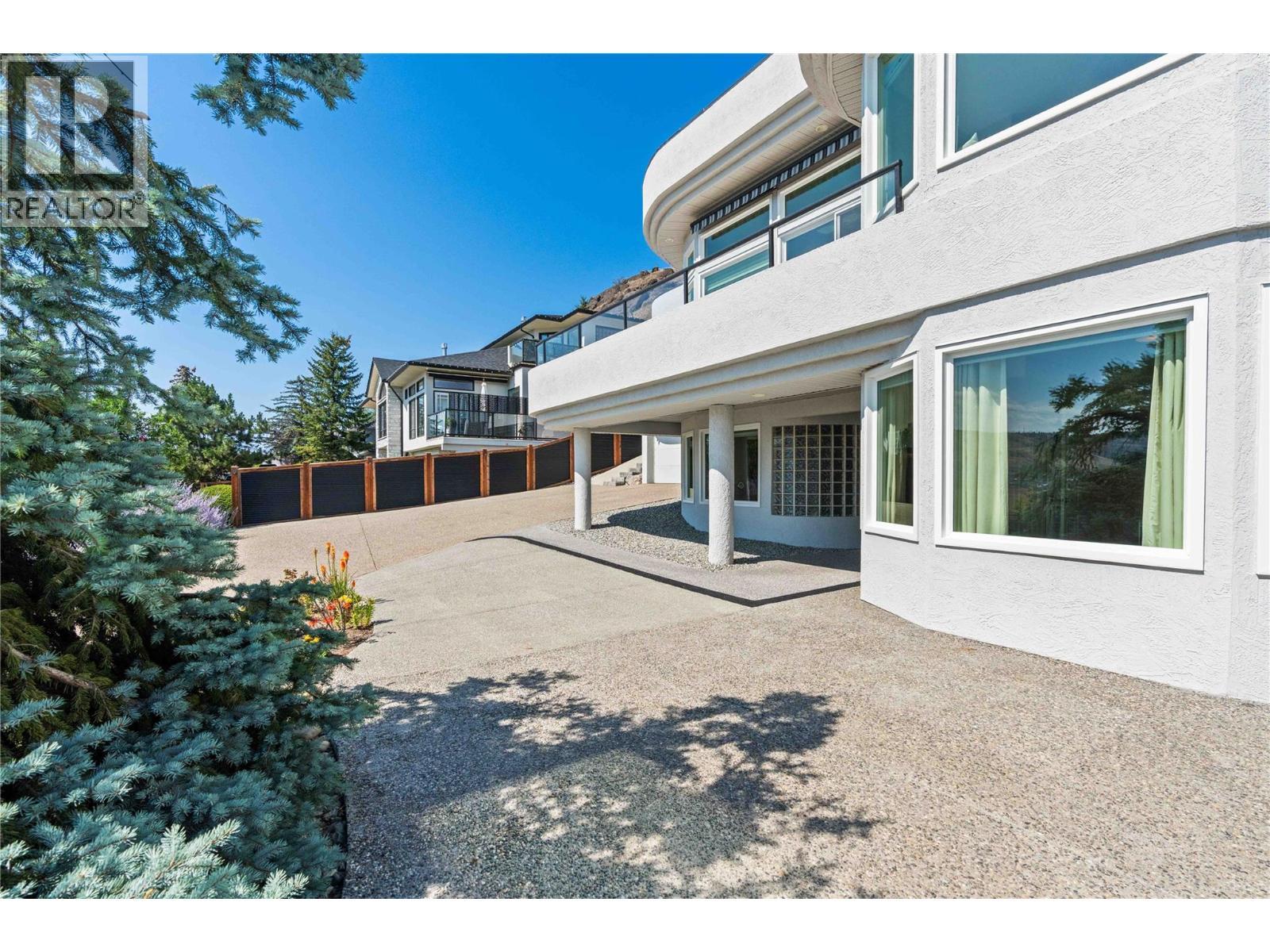 759 Middleton Way, Coldstream, BC - Outdoor