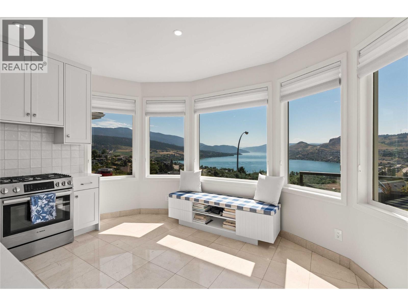 759 Middleton Way, Coldstream, BC - Indoor Photo Showing Kitchen